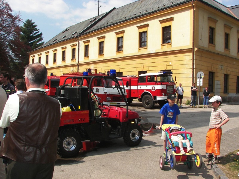 Svatba velitele - Vrchlabi - 28.04.07 - 018.jpg